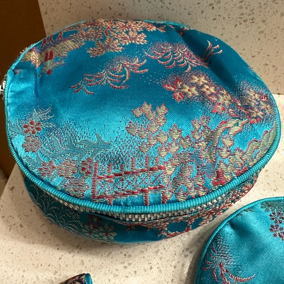 Plymouth 3 piece Blue Turqouise Satin Jewelry Holder - Picture 3 of 16